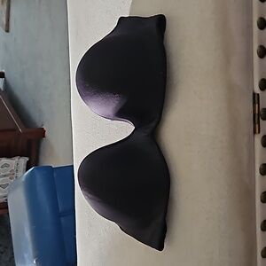 Strapless underwire molded bra